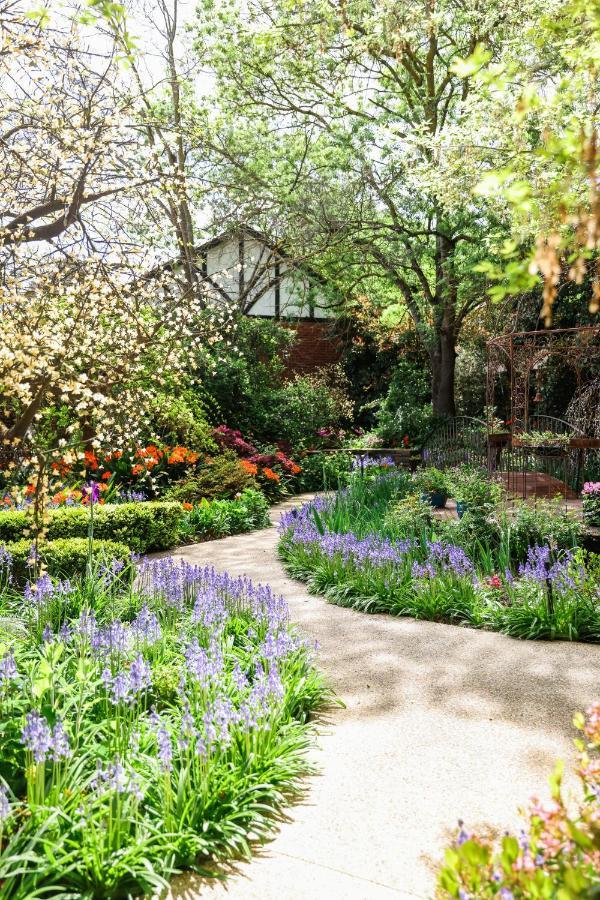Elizabethan Lodge Melbourne Buitenkant foto